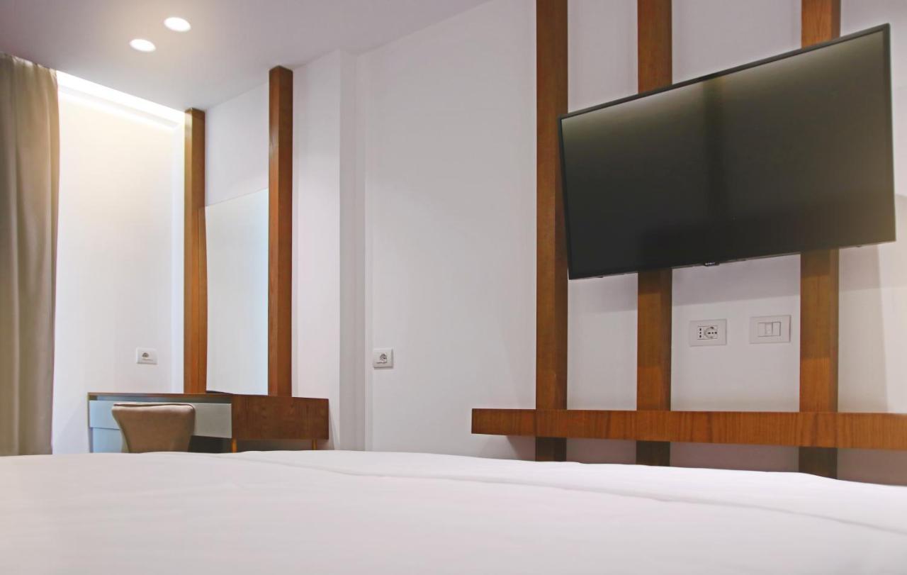 סרנדה Dorchester Hotel מראה חיצוני תמונה