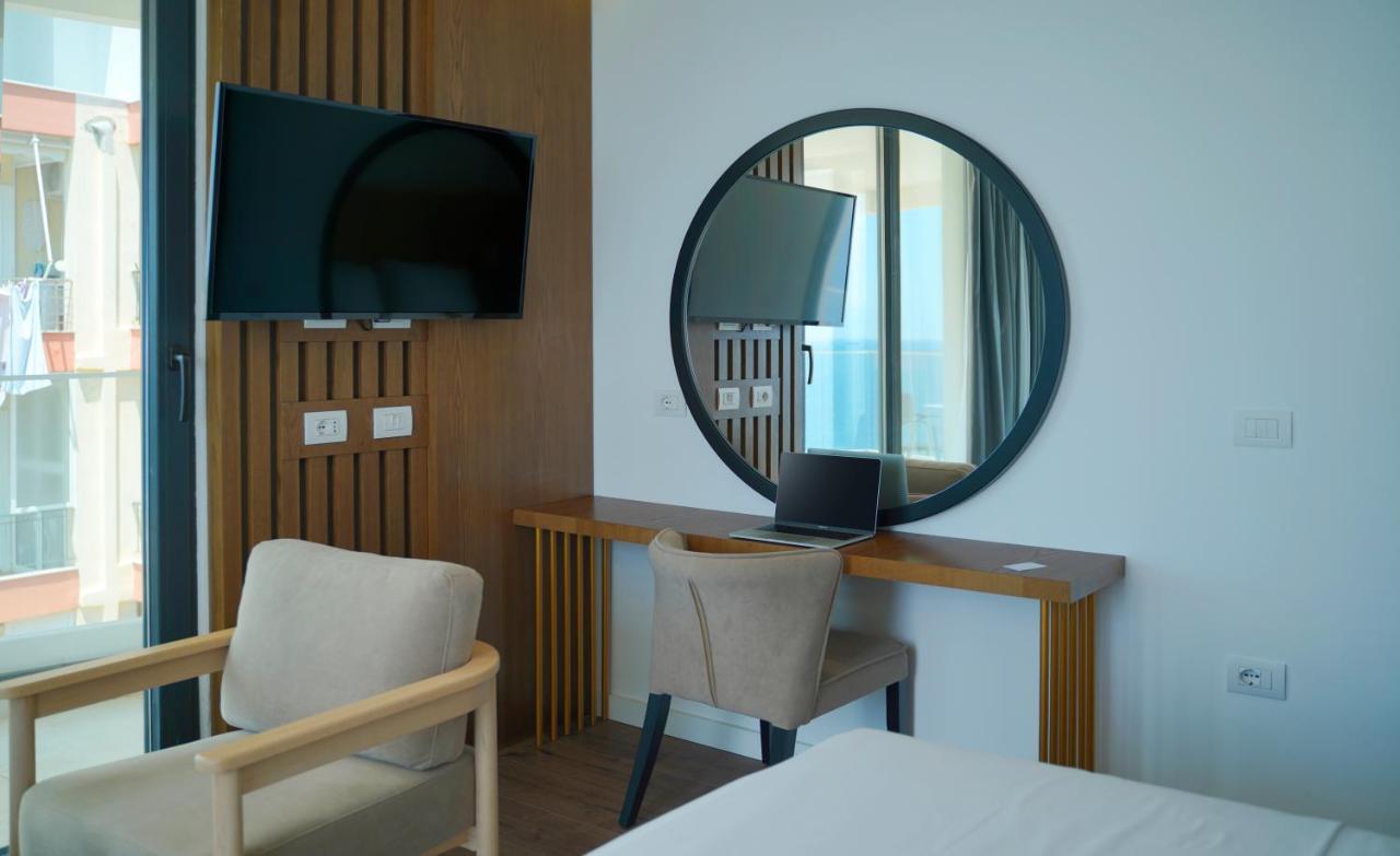 סרנדה Dorchester Hotel מראה חיצוני תמונה