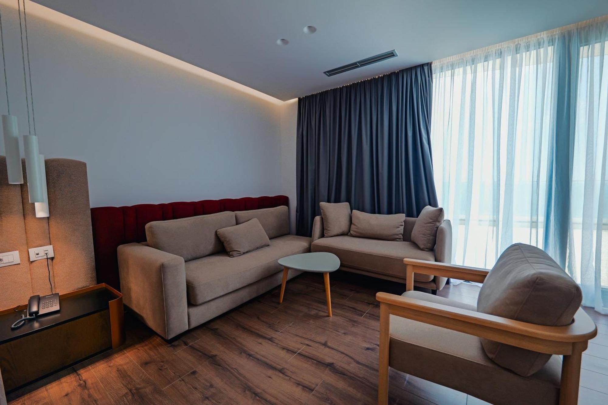 סרנדה Dorchester Hotel מראה חיצוני תמונה