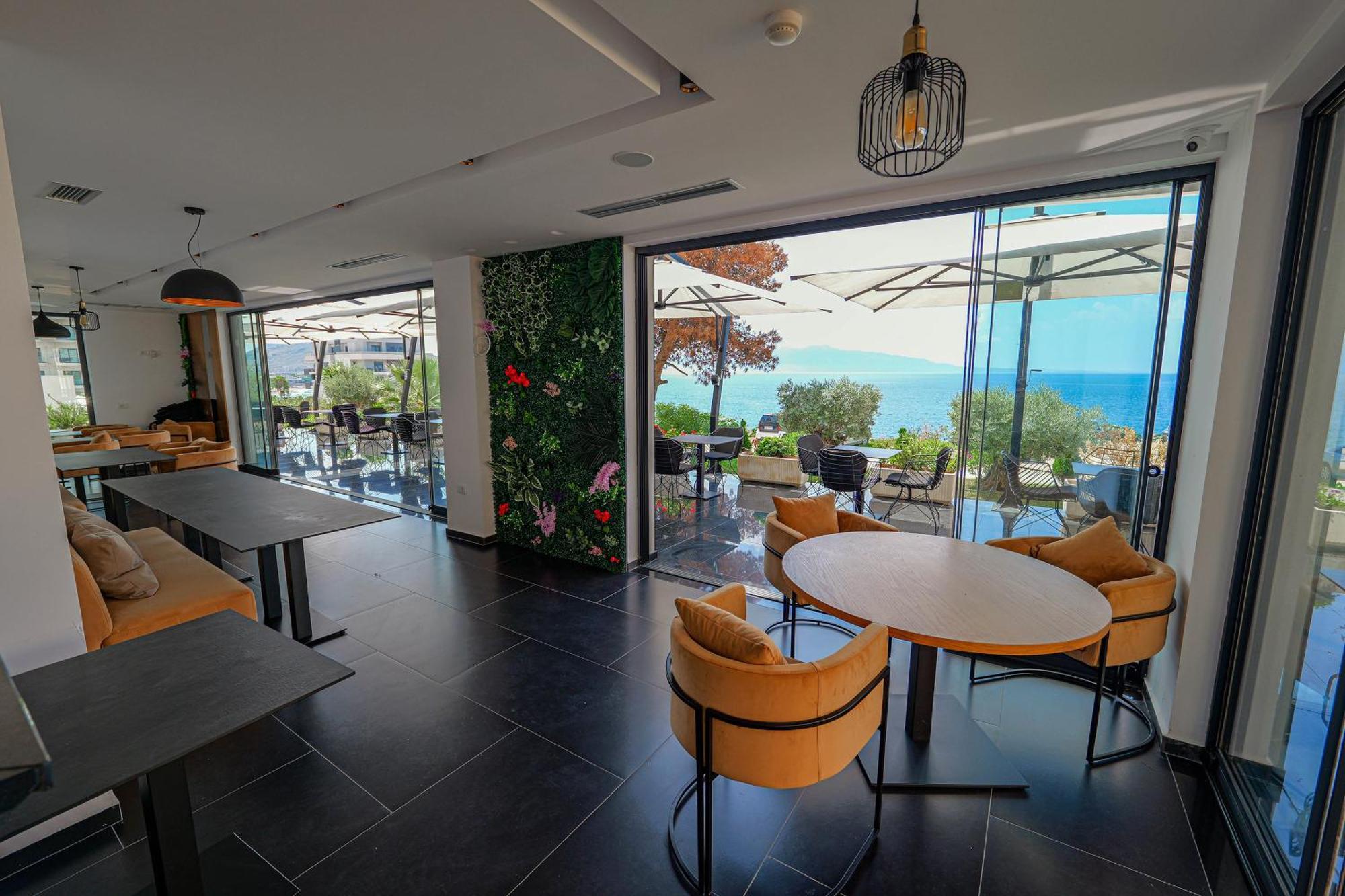 סרנדה Dorchester Hotel מראה חיצוני תמונה